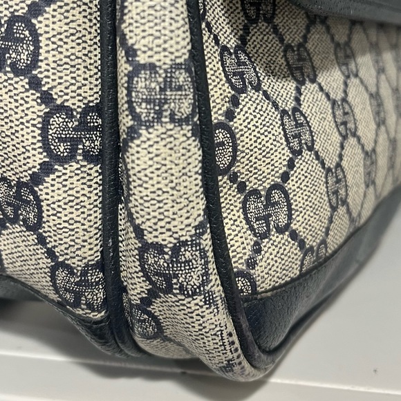 Vintage Gucci Messenger Bag - Picture 3 of 14